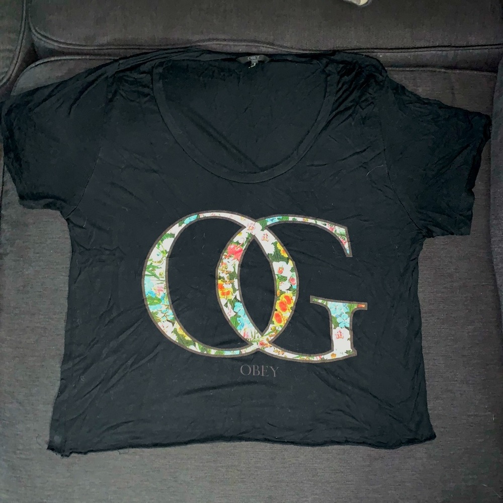 Obey loose top.